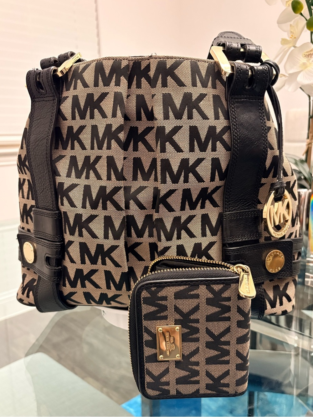 Michael Kors Black & Brown MK Logo Shoulder Bag & Matching Wallet - Picture 17 of 17